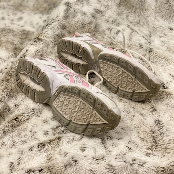 Women’s Reebok running shoes, size 6 - Picture 3 of 3